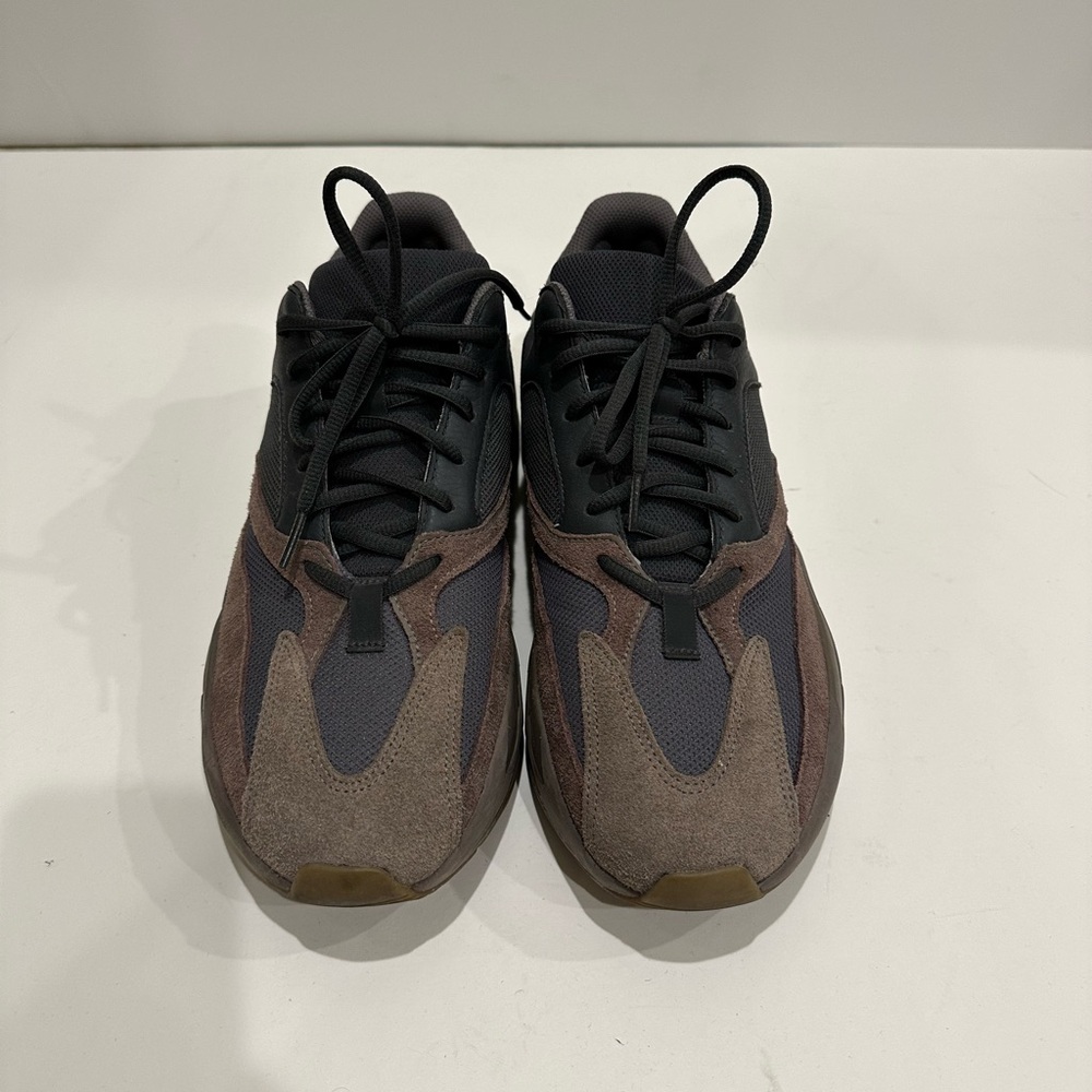 Authentic Men’s Yeezy boost 700